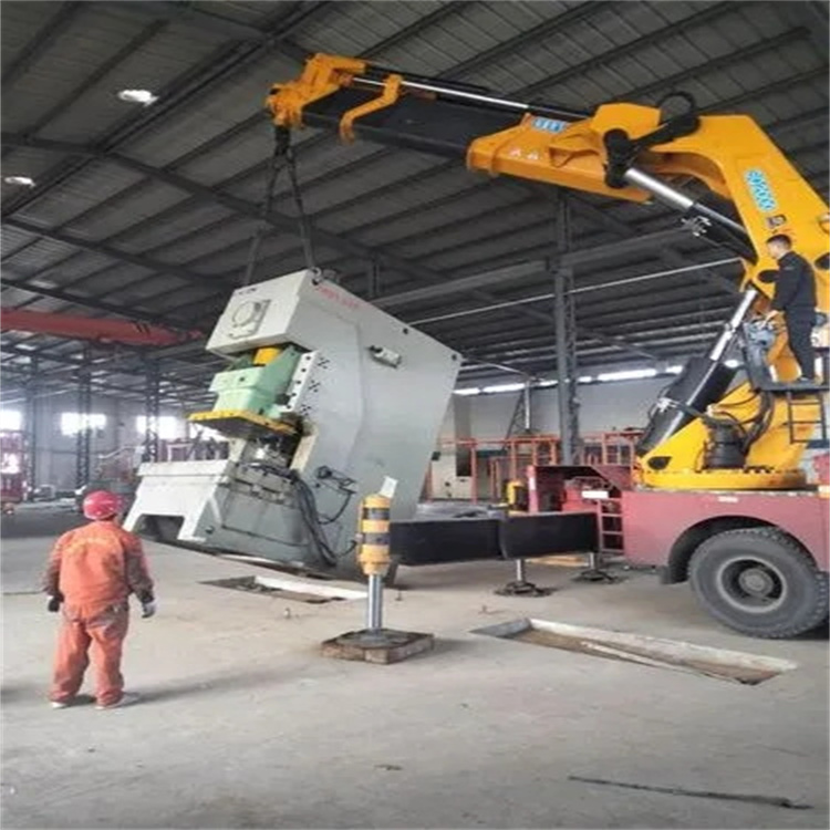 康定80吨折臂吊车出租附近电话